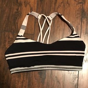 Lululemon Free to Be sports Bra 6 Black & White